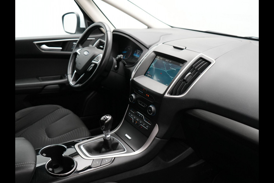 Ford S-Max 1.5 Titanium 7persoons | Navigatie | Camera | Carplay | Cruise Control | L.M. 17" | Climate Control | Parkeersensoren | DAB |