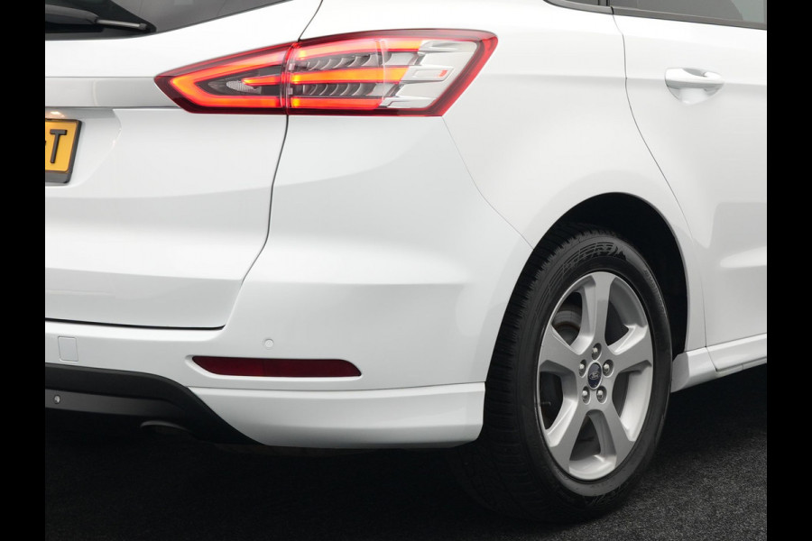 Ford S-Max 1.5 Titanium 7persoons | Navigatie | Camera | Carplay | Cruise Control | L.M. 17" | Climate Control | Parkeersensoren | DAB |