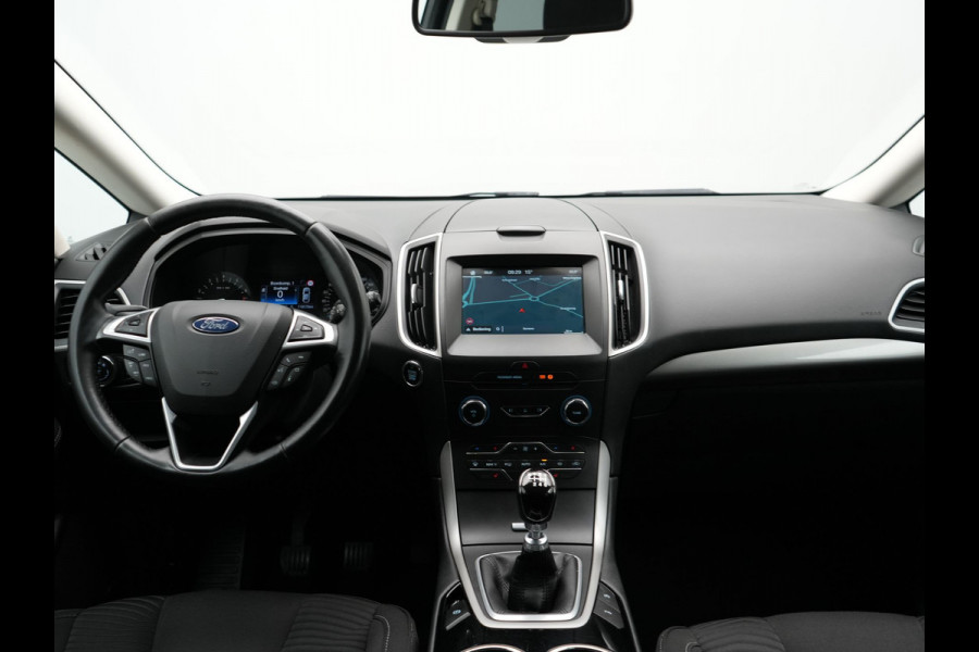 Ford S-Max 1.5 Titanium 7persoons | Navigatie | Camera | Carplay | Cruise Control | L.M. 17" | Climate Control | Parkeersensoren | DAB |