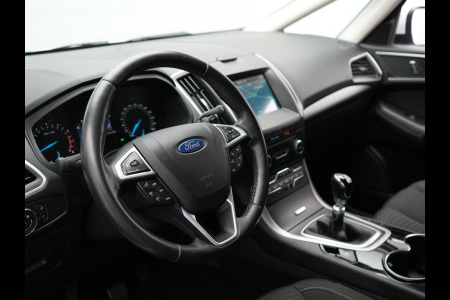 Ford S-Max 1.5 Titanium 7persoons | Navigatie | Camera | Carplay | Cruise Control | L.M. 17" | Climate Control | Parkeersensoren | DAB |