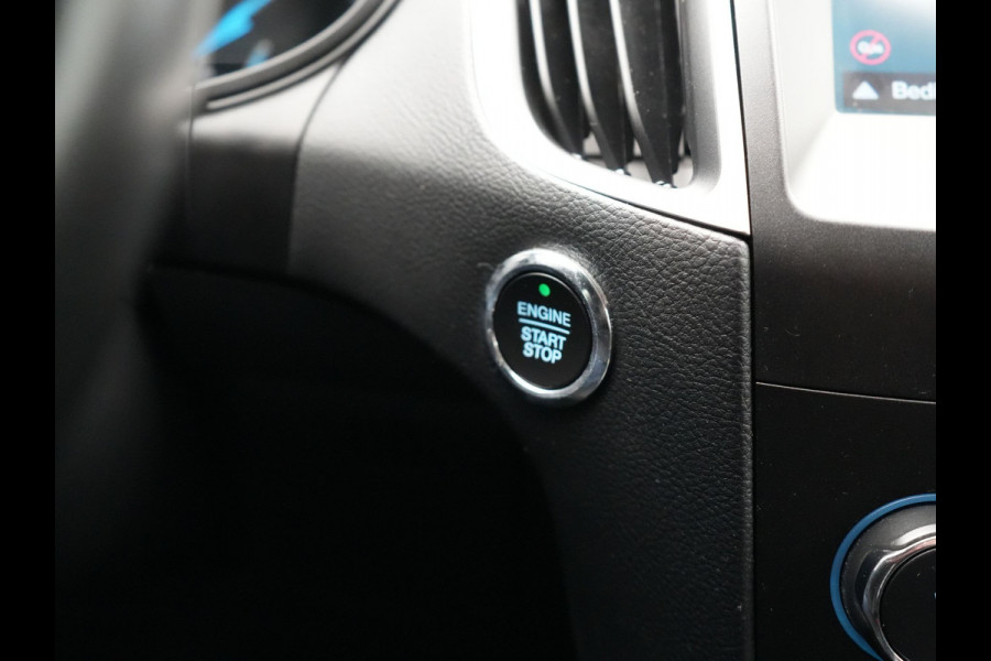 Ford S-Max 1.5 Titanium 7persoons | Navigatie | Camera | Carplay | Cruise Control | L.M. 17" | Climate Control | Parkeersensoren | DAB |