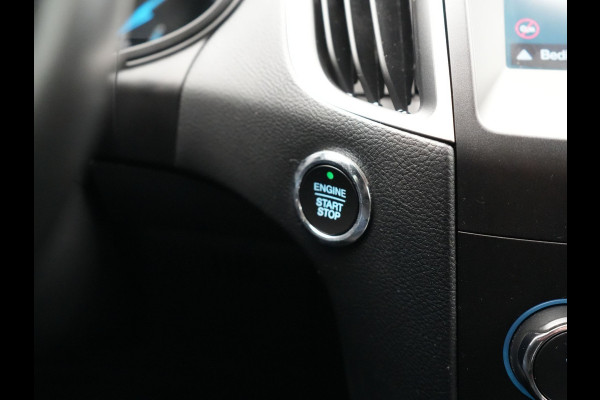 Ford S-Max 1.5 Titanium 7persoons | Navigatie | Camera | Carplay | Cruise Control | L.M. 17" | Climate Control | Parkeersensoren | DAB |