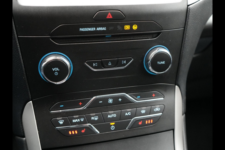 Ford S-Max 1.5 Titanium 7persoons | Navigatie | Camera | Carplay | Cruise Control | L.M. 17" | Climate Control | Parkeersensoren | DAB |