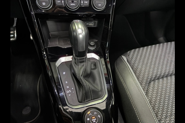 Volkswagen T-Roc 2.0 TSI 4Motion R Performence Akra Pano