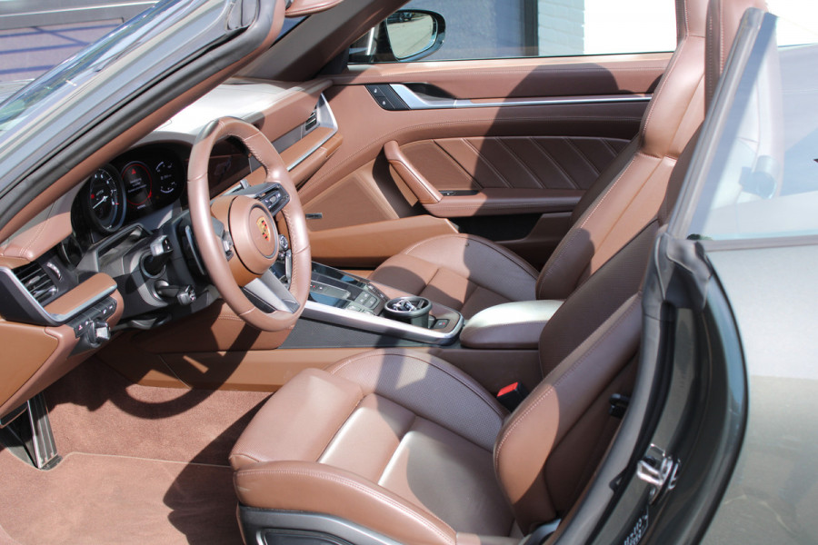 Porsche 911 Cabrio 3.0 Carrera / 4 GTS / SportDesign / Bose / Lift / Volleder / Vol Opties / NIEUWSTAAT