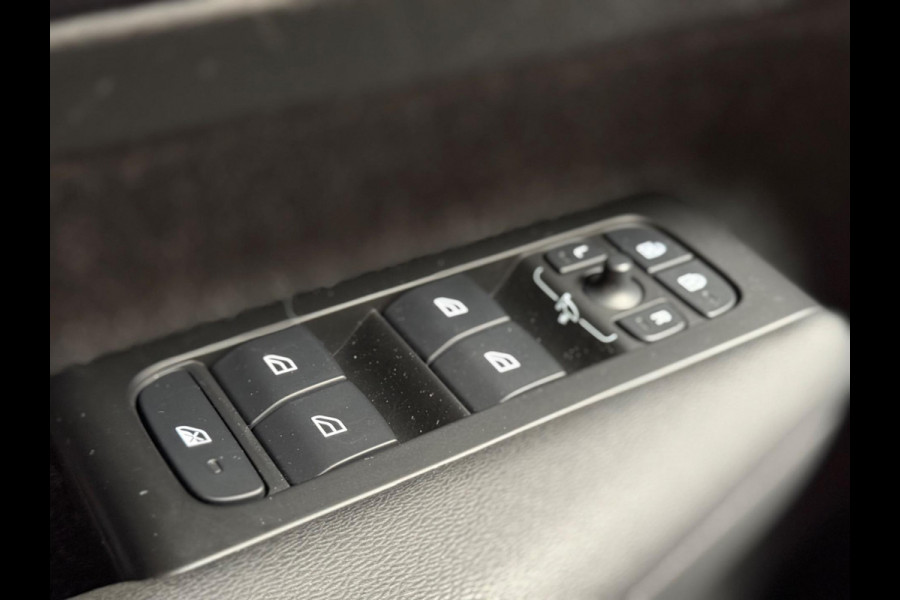 Volvo XC40 1.5 T3 Business Pro | ACC & PA | BLIS | CarPlay | Camera | Keyless |