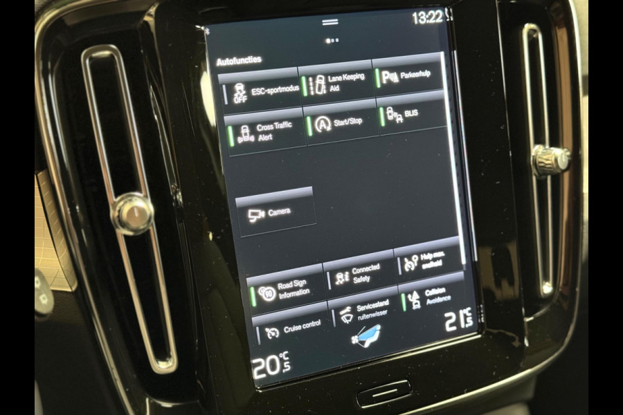 Volvo XC40 1.5 T3 Business Pro | ACC & PA | BLIS | CarPlay | Camera | Keyless |