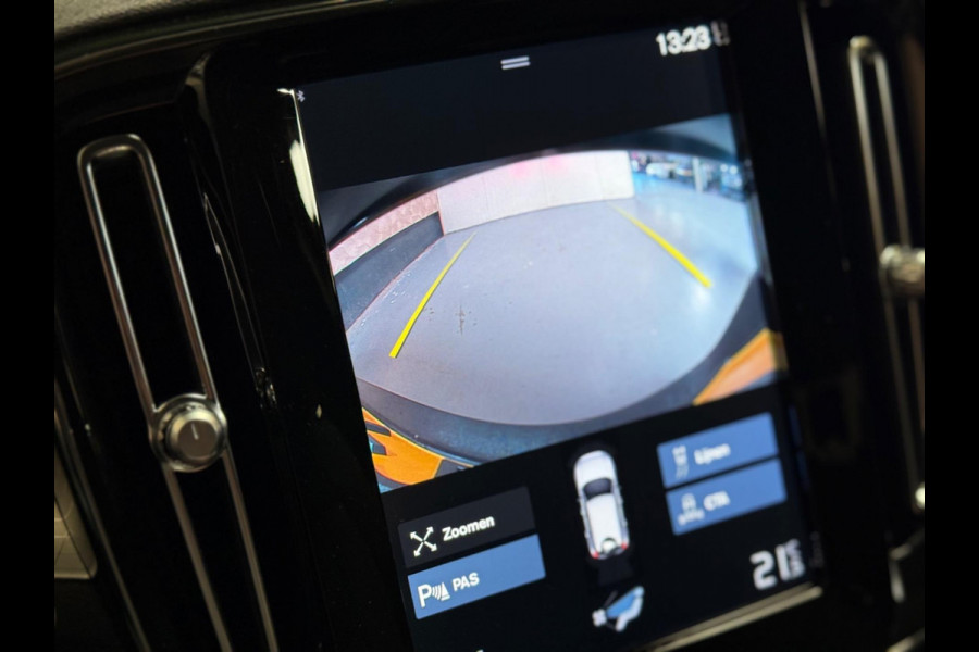 Volvo XC40 1.5 T3 Business Pro | ACC & PA | BLIS | CarPlay | Camera | Keyless |