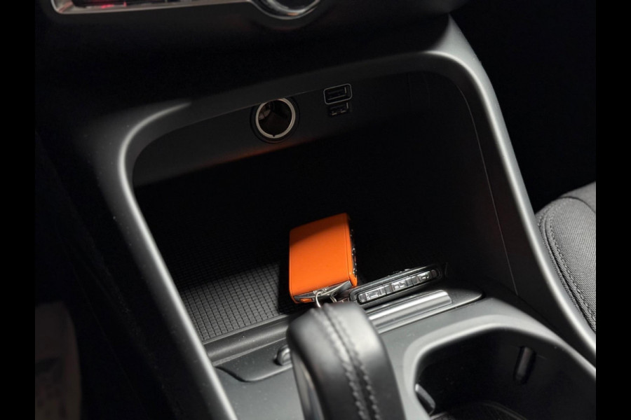 Volvo XC40 1.5 T3 Business Pro | ACC & PA | BLIS | CarPlay | Camera | Keyless |