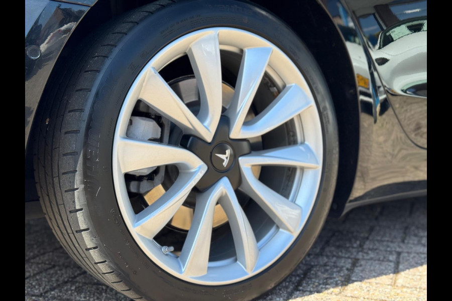 Tesla Model 3 Long Range AWD 75 kWh 2019 ZWART NAVI NAP BTW!
