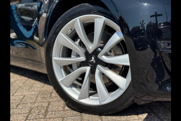Tesla Model 3 Long Range AWD 75 kWh 2019 ZWART NAVI NAP BTW!