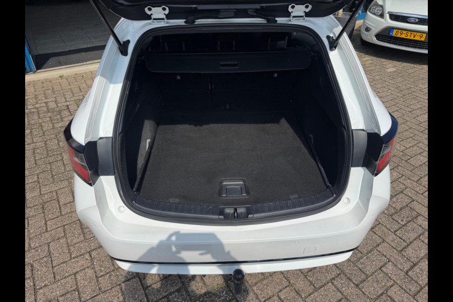 Toyota Corolla Touring Sports 1.8 Hybrid 2019 AUT Trekh BTW!