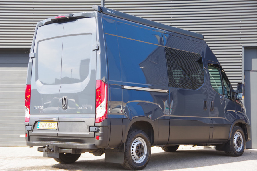 Iveco Daily 35S18HV 3.0 180PK AUT. DC-5P, 2X SCHUIFDEUR, 3.5T TREKHAAK, LED, CAMERA, CRUISE, CLIMA, NAVI, NL AUTO, NAP