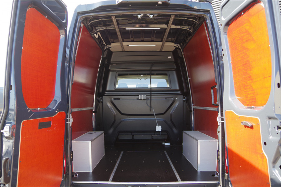 Iveco Daily 35S18HV 3.0 180PK AUT. DC-5P, 2X SCHUIFDEUR, 3.5T TREKHAAK, LED, CAMERA, CRUISE, CLIMA, NAVI, NL AUTO, NAP