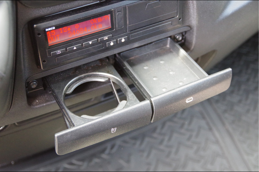 Iveco Daily 35S18HV 3.0 180PK AUT. DC-5P, 2X SCHUIFDEUR, 3.5T TREKHAAK, LED, CAMERA, CRUISE, CLIMA, NAVI, NL AUTO, NAP
