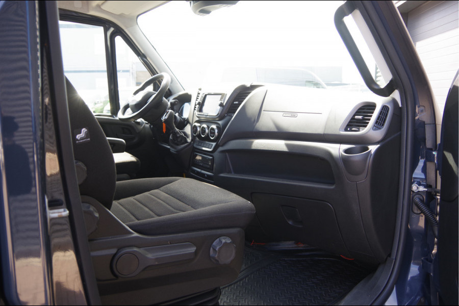 Iveco Daily 35S18HV 3.0 180PK AUT. DC-5P, 2X SCHUIFDEUR, 3.5T TREKHAAK, LED, CAMERA, CRUISE, CLIMA, NAVI, NL AUTO, NAP