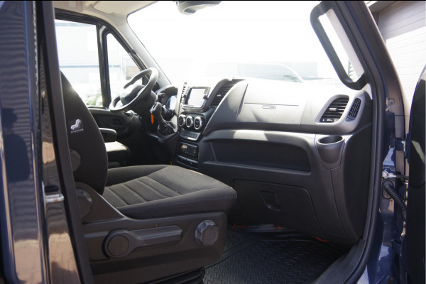Iveco Daily 35S18HV 3.0 180PK AUT. DC-5P, 2X SCHUIFDEUR, 3.5T TREKHAAK, LED, CAMERA, CRUISE, CLIMA, NAVI, NL AUTO, NAP