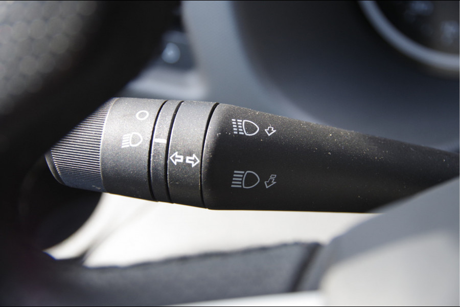 Iveco Daily 35S18HV 3.0 180PK AUT. DC-5P, 2X SCHUIFDEUR, 3.5T TREKHAAK, LED, CAMERA, CRUISE, CLIMA, NAVI, NL AUTO, NAP