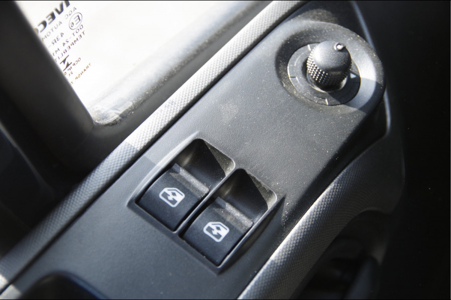 Iveco Daily 35S18HV 3.0 180PK AUT. DC-5P, 2X SCHUIFDEUR, 3.5T TREKHAAK, LED, CAMERA, CRUISE, CLIMA, NAVI, NL AUTO, NAP