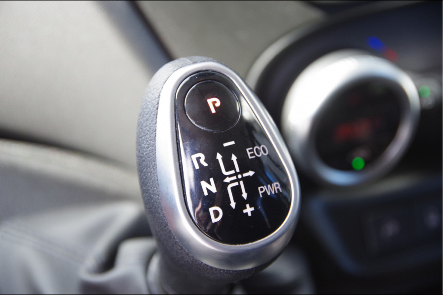 Iveco Daily 35S18HV 3.0 180PK AUT. DC-5P, 2X SCHUIFDEUR, 3.5T TREKHAAK, LED, CAMERA, CRUISE, CLIMA, NAVI, NL AUTO, NAP