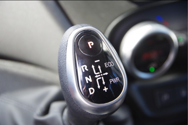Iveco Daily 35S18HV 3.0 180PK AUT. DC-5P, 2X SCHUIFDEUR, 3.5T TREKHAAK, LED, CAMERA, CRUISE, CLIMA, NAVI, NL AUTO, NAP