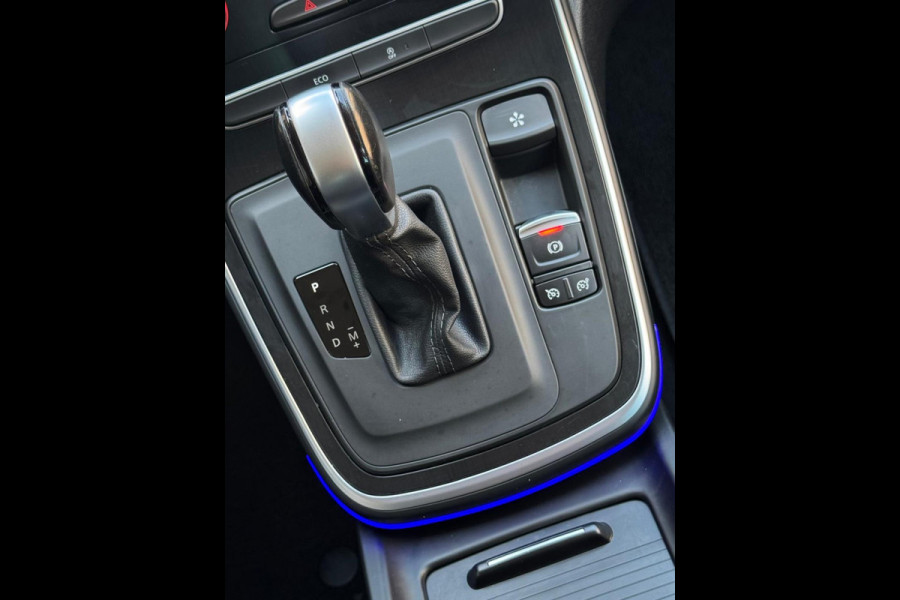 Renault Scénic 1.3 TCe 140 pk AUTOMAAT Intense, trekhaak, 20 inch,groot navigatie, 1/2 lederen interieur,dealer onderhouden