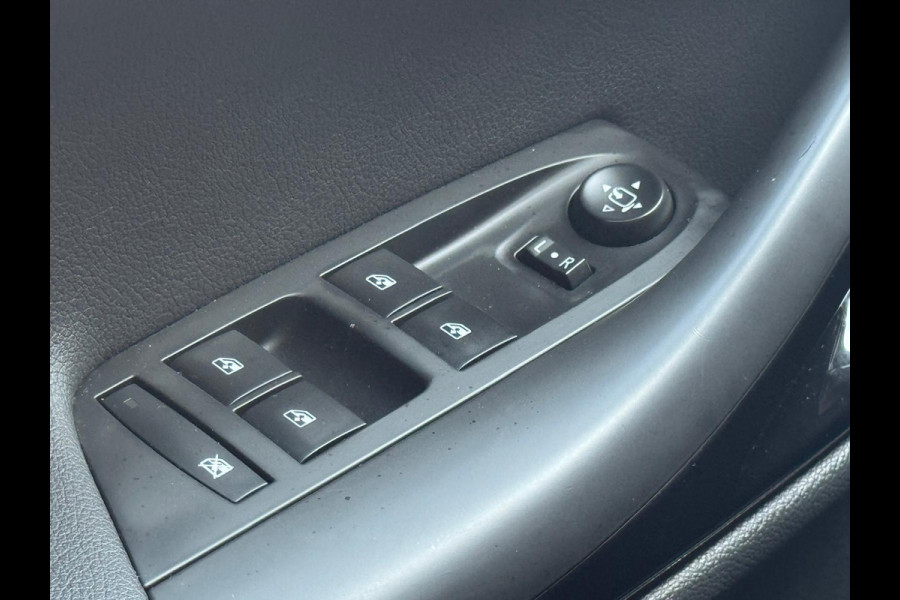 Renault Scénic 1.3 TCe 140 pk AUTOMAAT Intense, trekhaak, 20 inch,groot navigatie, 1/2 lederen interieur,dealer onderhouden