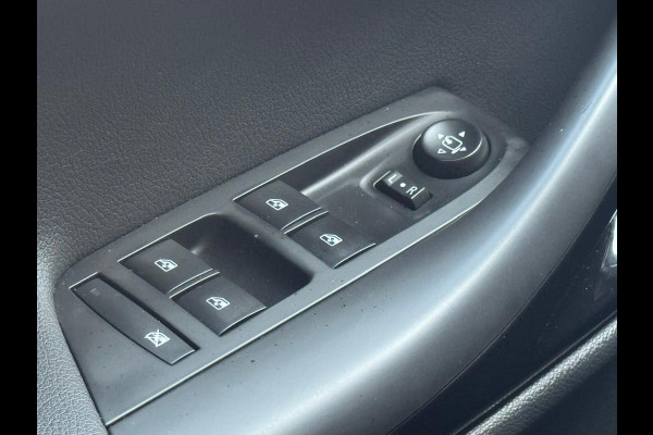 Renault Scénic 1.3 TCe 140 pk AUTOMAAT Intense, trekhaak, 20 inch,groot navigatie, 1/2 lederen interieur,dealer onderhouden