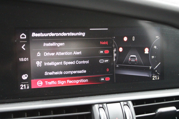 Alfa Romeo Giulia 2.0 T 280PK GME AWD VELOCE | ROSSO ETNA | SPERDIFFERENTIEEL Q4 | HARMAN KARDON BEAUTIFUL SOUND PACK 900W INCLUSIEF LEDEREN DASHBOARD | ALARM SYSTEEM | RIJASSISTENPAKKET | DODEHOEK DETECTIE | ELEKTRISCH BEDIENBARE VOORSTOELEN MET GEHEUGEN FUNCTIE | LEDEREN BEKLEDING | ZWARTE HEMELBEKLEDING | FULL LED MATRIX KOPLAMPEN | NAVIGATIE | APPLE CARPLAY/ANDROID AUTO | PARKEERSENSOREN VOOR EN ACHTER | 19" "5 PETALS " LICHTMETALEN VELGEN | ROOD GESPOTEN REMKLAUWEN | ADAPTIVE CRUISE CONTROL | STOEL VERWARMING | STUUR VERWARMING | | KEYLESS ENTRY/START |