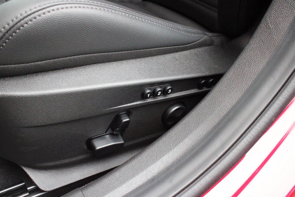 Alfa Romeo Giulia 2.0 T 280PK GME AWD VELOCE | ROSSO ETNA | SPERDIFFERENTIEEL Q4 | HARMAN KARDON BEAUTIFUL SOUND PACK 900W INCLUSIEF LEDEREN DASHBOARD | ALARM SYSTEEM | RIJASSISTENPAKKET | DODEHOEK DETECTIE | ELEKTRISCH BEDIENBARE VOORSTOELEN MET GEHEUGEN FUNCTIE | LEDEREN BEKLEDING | ZWARTE HEMELBEKLEDING | FULL LED MATRIX KOPLAMPEN | NAVIGATIE | APPLE CARPLAY/ANDROID AUTO | PARKEERSENSOREN VOOR EN ACHTER | 19" "5 PETALS " LICHTMETALEN VELGEN | ROOD GESPOTEN REMKLAUWEN | ADAPTIVE CRUISE CONTROL | STOEL VERWARMING | STUUR VERWARMING | | KEYLESS ENTRY/START |