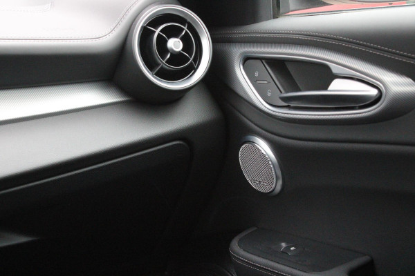 Alfa Romeo Giulia 2.0 T 280PK GME AWD VELOCE | ROSSO ETNA | SPERDIFFERENTIEEL Q4 | HARMAN KARDON BEAUTIFUL SOUND PACK 900W INCLUSIEF LEDEREN DASHBOARD | ALARM SYSTEEM | RIJASSISTENPAKKET | DODEHOEK DETECTIE | ELEKTRISCH BEDIENBARE VOORSTOELEN MET GEHEUGEN FUNCTIE | LEDEREN BEKLEDING | ZWARTE HEMELBEKLEDING | FULL LED MATRIX KOPLAMPEN | NAVIGATIE | APPLE CARPLAY/ANDROID AUTO | PARKEERSENSOREN VOOR EN ACHTER | 19" "5 PETALS " LICHTMETALEN VELGEN | ROOD GESPOTEN REMKLAUWEN | ADAPTIVE CRUISE CONTROL | STOEL VERWARMING | STUUR VERWARMING | | KEYLESS ENTRY/START |