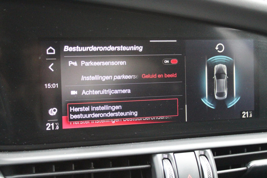 Alfa Romeo Giulia 2.0 T 280PK GME AWD VELOCE | ROSSO ETNA | SPERDIFFERENTIEEL Q4 | HARMAN KARDON BEAUTIFUL SOUND PACK 900W INCLUSIEF LEDEREN DASHBOARD | ALARM SYSTEEM | RIJASSISTENPAKKET | DODEHOEK DETECTIE | ELEKTRISCH BEDIENBARE VOORSTOELEN MET GEHEUGEN FUNCTIE | LEDEREN BEKLEDING | ZWARTE HEMELBEKLEDING | FULL LED MATRIX KOPLAMPEN | NAVIGATIE | APPLE CARPLAY/ANDROID AUTO | PARKEERSENSOREN VOOR EN ACHTER | 19" "5 PETALS " LICHTMETALEN VELGEN | ROOD GESPOTEN REMKLAUWEN | ADAPTIVE CRUISE CONTROL | STOEL VERWARMING | STUUR VERWARMING | | KEYLESS ENTRY/START |