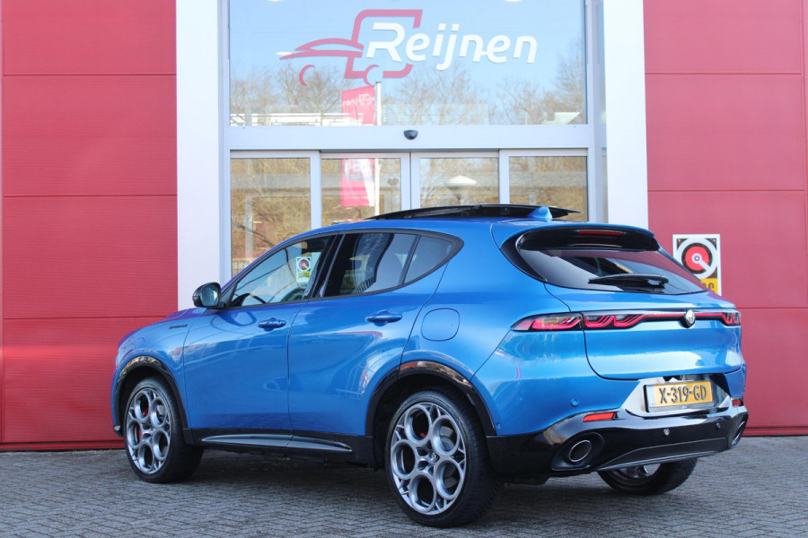 Alfa Romeo Tonale 1.3T PHEV Q4 280PK Edizione Speciale | PANORAMISCH SCHUIF / KANTELDAK | HARMAN CARDON PREMIUM AUDIO  | LEDEREN BEKLEDING | VOORSTOELEN / STUUR VERWARMD | VOORSTOELEN GEVENTILEERD | VOORSTOELEN ELEKTRISCH VERSTELBAAR MET GEHEUGEN FUNCTIE | APPLE CARPLAY / ANDROID AUTO | 360° CAMERA | DODEHOEK DETECTIE | 20"INCH LICHTMETALEN VELGEN | ADAPTIVE CRUISE CONTROL | KEYLESS ENTRY / START | ELEKTRISCH BEDIENBARE ACHTERKLEP | DRAADLOZE TELEFOONLADER | SFEER VERLICHTING | DONKERE HEMELBEKLEDING |