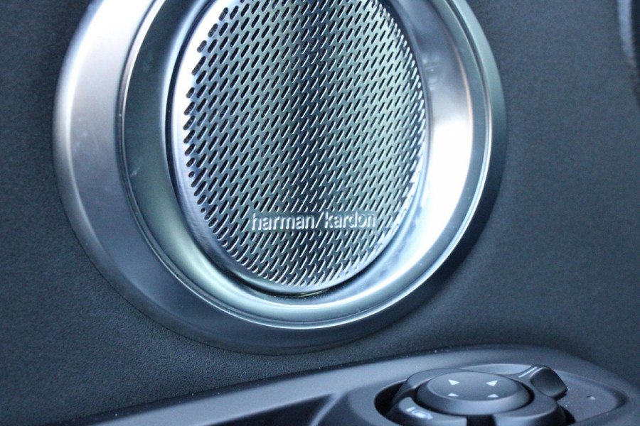 Alfa Romeo Tonale 1.3T PHEV Q4 280PK Edizione Speciale | PANORAMISCH SCHUIF / KANTELDAK | HARMAN CARDON PREMIUM AUDIO  | LEDEREN BEKLEDING | VOORSTOELEN / STUUR VERWARMD | VOORSTOELEN GEVENTILEERD | VOORSTOELEN ELEKTRISCH VERSTELBAAR MET GEHEUGEN FUNCTIE | APPLE CARPLAY / ANDROID AUTO | 360° CAMERA | DODEHOEK DETECTIE | 20"INCH LICHTMETALEN VELGEN | ADAPTIVE CRUISE CONTROL | KEYLESS ENTRY / START | ELEKTRISCH BEDIENBARE ACHTERKLEP | DRAADLOZE TELEFOONLADER | SFEER VERLICHTING | DONKERE HEMELBEKLEDING |