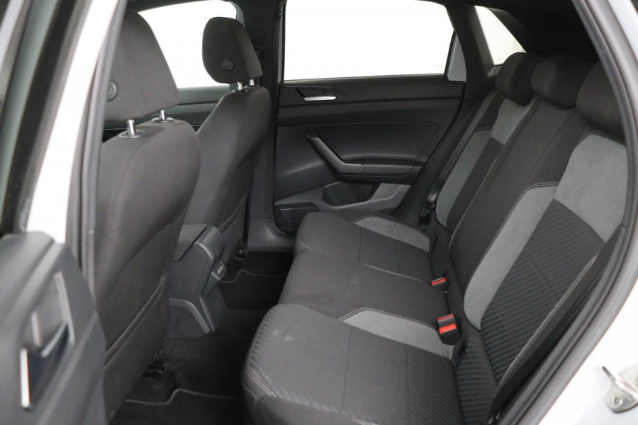 Volkswagen Polo 1.5 TSI R Line | 150pk | Panoramadak | Full LED | Carplay | Adaptive cruise | Park Assist | Climate control | Navigatie | Sportstoelen