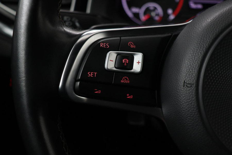 Volkswagen Polo 1.5 TSI R Line | 150pk | Panoramadak | Full LED | Carplay | Adaptive cruise | Park Assist | Climate control | Navigatie | Sportstoelen