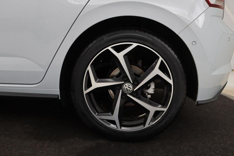 Volkswagen Polo 1.5 TSI R Line | 150pk | Panoramadak | Full LED | Carplay | Adaptive cruise | Park Assist | Climate control | Navigatie | Sportstoelen