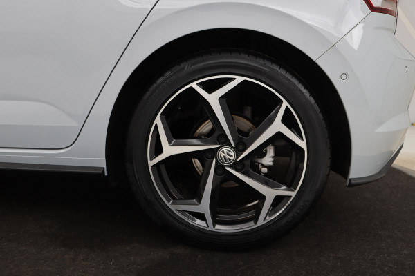 Volkswagen Polo 1.5 TSI R Line | 150pk | Panoramadak | Full LED | Carplay | Adaptive cruise | Park Assist | Climate control | Navigatie | Sportstoelen
