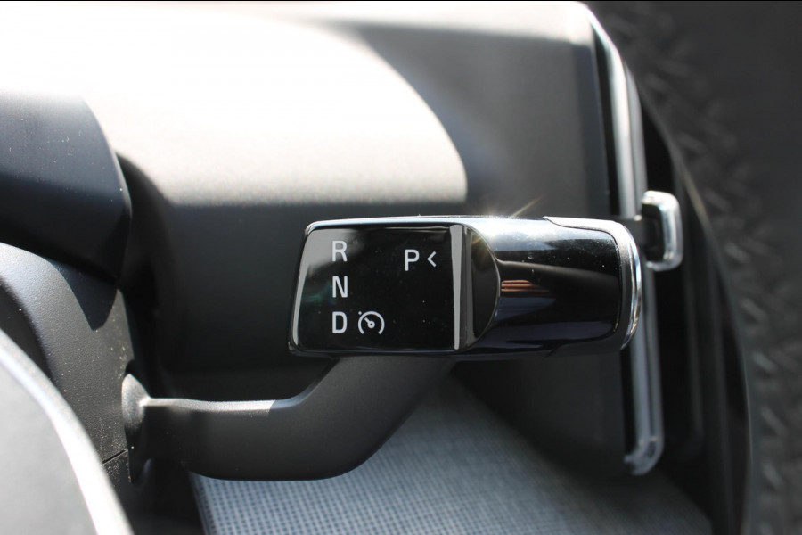 Volvo EX30 Single Motor Plus 272PK Automaat 51 kWh Google Services / 18" lichtmetalen velgen incl all seasonbanden / Parkeer sensoren voor en achter met parkeercamera achter / Adaptieve Cruise Control