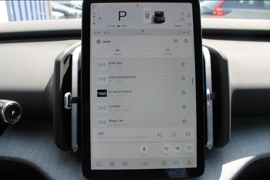Volvo EX30 Single Motor Plus 272PK Automaat 51 kWh Google Services / 18" lichtmetalen velgen incl all seasonbanden / Parkeer sensoren voor en achter met parkeercamera achter / Adaptieve Cruise Control