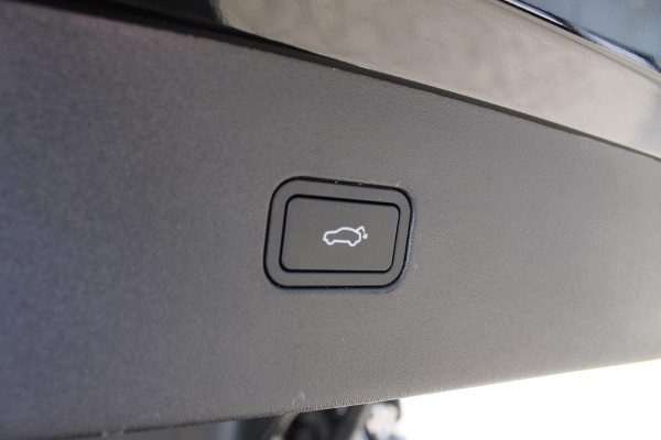 Volvo EX30 Single Motor Plus 272PK Automaat 51 kWh Google Services / 18" lichtmetalen velgen incl all seasonbanden / Parkeer sensoren voor en achter met parkeercamera achter / Adaptieve Cruise Control