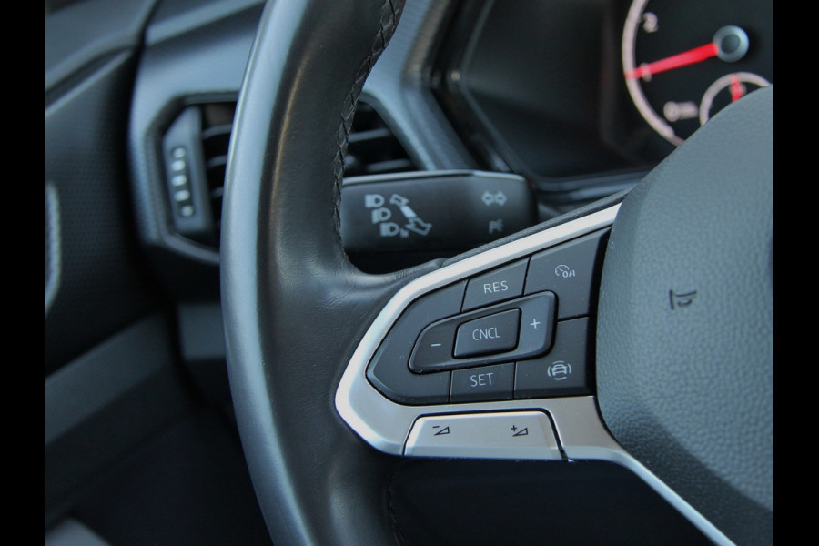 Volkswagen T-Cross 1.0 TSI Life | Carplay | Side assist| Full LED