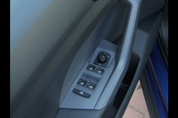 Volkswagen T-Cross 1.0 TSI Life | Carplay | Side assist| Full LED