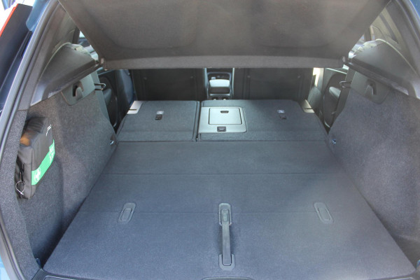 Volvo XC40 Recharge Plus 231PK Automaat 70 kWh 20" lichtmetalen velgen / Google infotainment / Getinte ramen vanaf de B-stijl / All Season banden / Apple Carplay