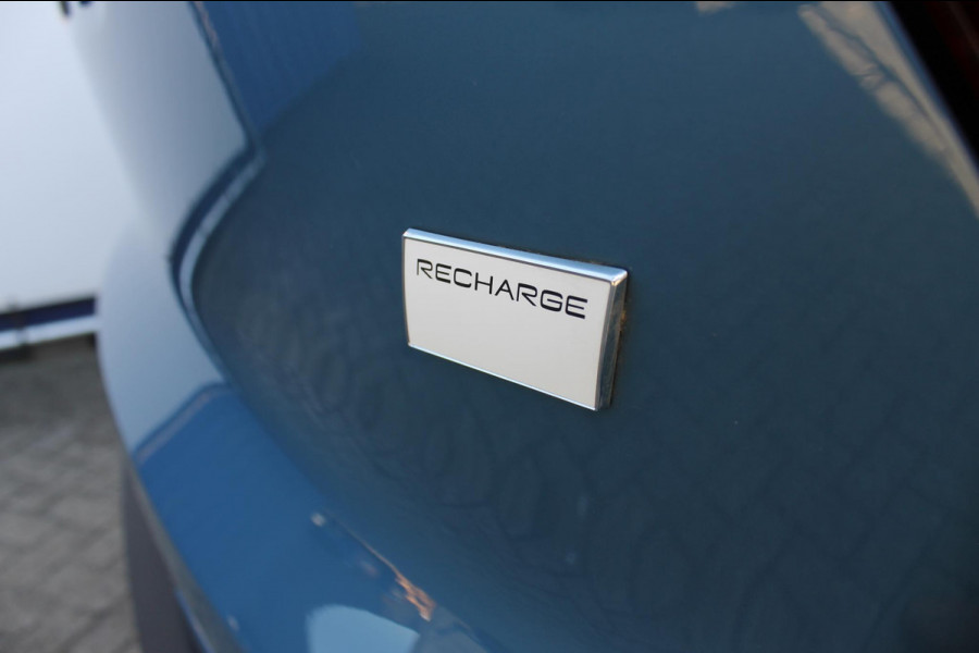 Volvo XC40 Recharge Plus 231PK Automaat 70 kWh 20" lichtmetalen velgen / Google infotainment / Getinte ramen vanaf de B-stijl / All Season banden / Apple Carplay
