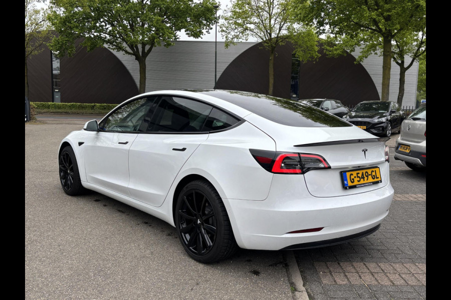 Tesla Model 3 Long Range AWD 75 kWh ORIG. NL. NAP KM. | AUTOPILOT | RIJKLAAR INCL. 12 MND. BOVAGGARANTIE