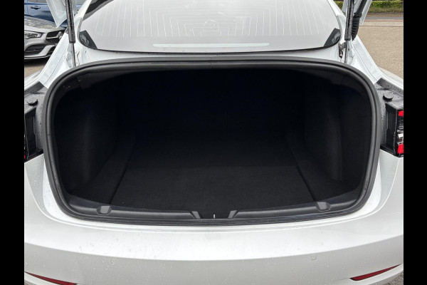 Tesla Model 3 Long Range AWD 75 kWh ORIG. NL. NAP KM. | AUTOPILOT | RIJKLAAR INCL. 12 MND. BOVAGGARANTIE