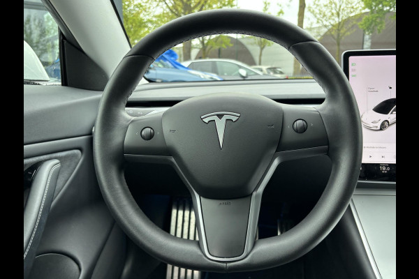 Tesla Model 3 Long Range AWD 75 kWh ORIG. NL. NAP KM. | AUTOPILOT | RIJKLAAR INCL. 12 MND. BOVAGGARANTIE