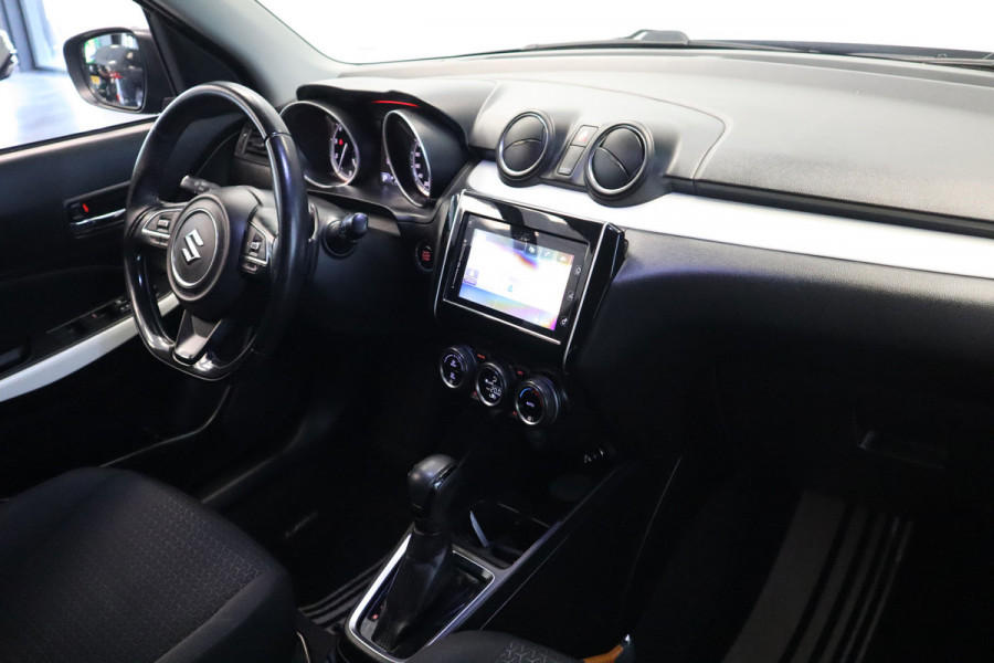 Suzuki Swift 1.0 Stijl 112PK Automaat TWo tone Color Navigatie Dab+ 16LMV Cruise Control Stoelverwarming