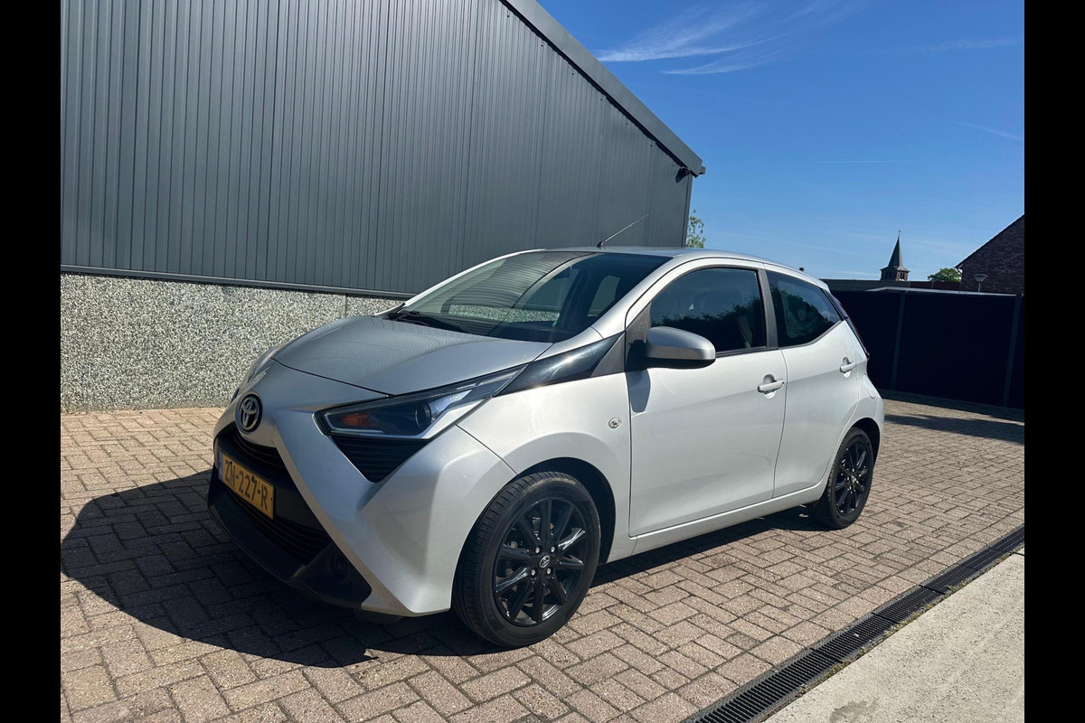 Toyota Aygo 1.0 VVT-i X-Play Camera CarPlay Toyota Aygo 1.0 VVT-i X-Play Camera CarPlay
